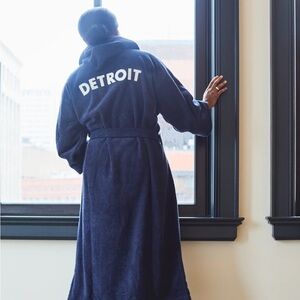 SOLD OUT ONLINE! NWT Shinola Navy Blue Detroit Robe - Heavy Terry Cloth